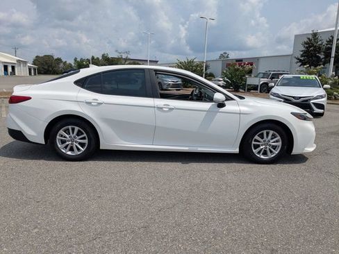Used 2025 Toyota Camry LE FWD image 3