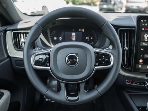 New 2027 Volvo XC60 B5 Plus AWD/4WD image 31