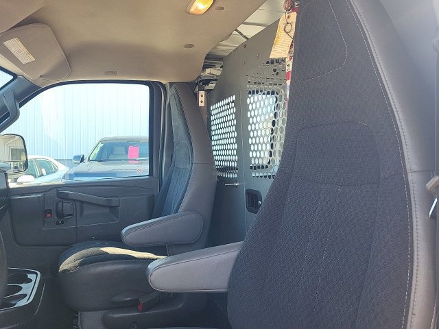 Used 2019 Chevrolet Express 2500 w/ Driver Convenience Package RWD image 5