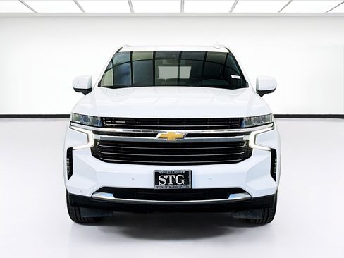 Used 2023 Chevrolet Suburban LT RWD image 2