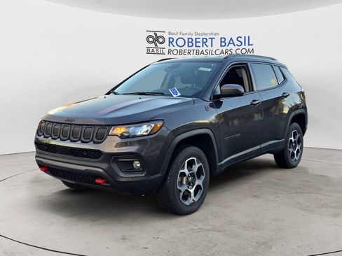 Used 2022 Jeep Compass Trailhawk image 1