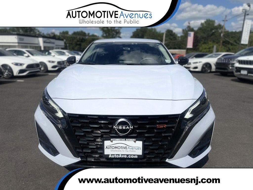 Used 2023 Nissan Altima 2.5 SR AWD/4WD image 1