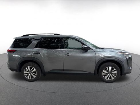Used 2026 Nissan Pathfinder SL FWD image 11