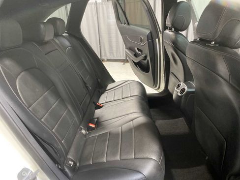 Used 2021 Mercedes-Benz GLC 300 4MATIC image 13