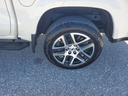 Used 2023 Chevrolet Colorado Z71 w/ Z71 Convenience Package 2 image 19