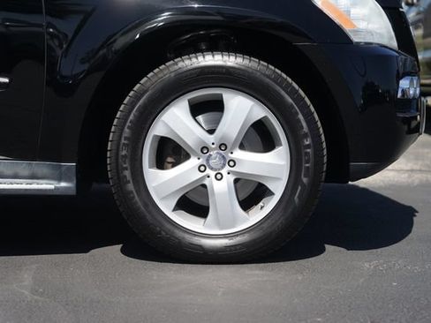 Used 2011 Mercedes-Benz GL 450 4MATIC image 4