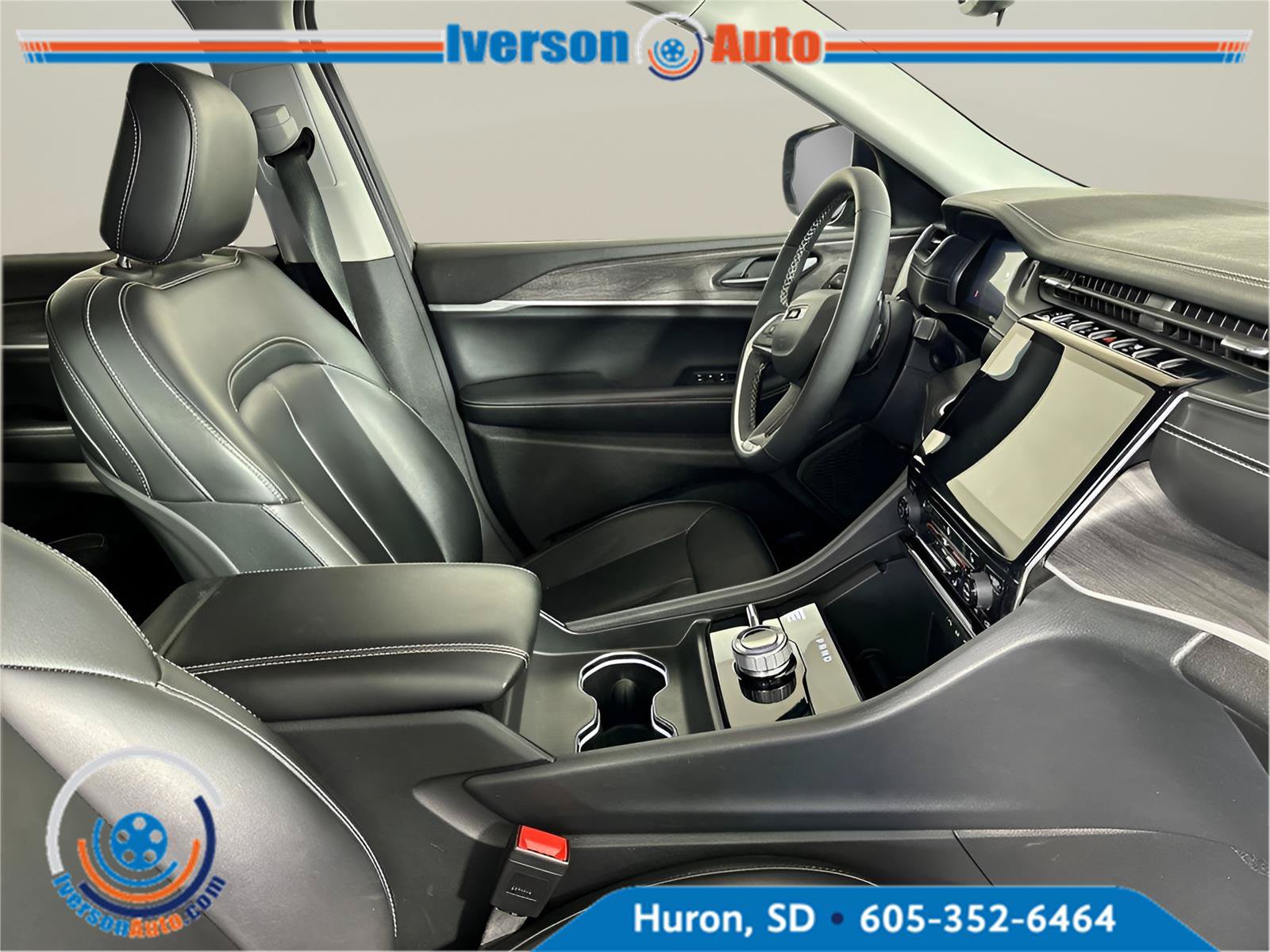 Used 2023 Jeep Grand Cherokee L Limited AWD/4WD image 32