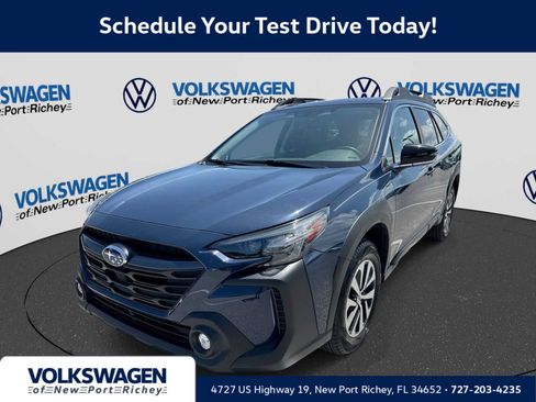 Used 2025 Subaru Outback Premium AWD/4WD image 1