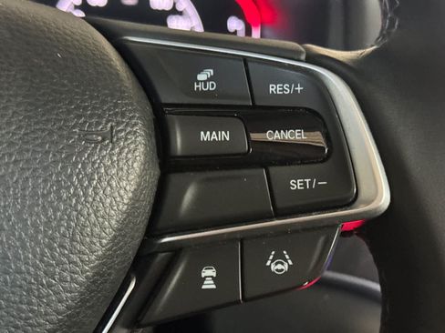 Used 2018 Honda Accord Touring image 27