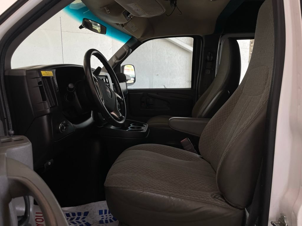 Used 2014 GMC Savana 3500 Extended RWD image 10