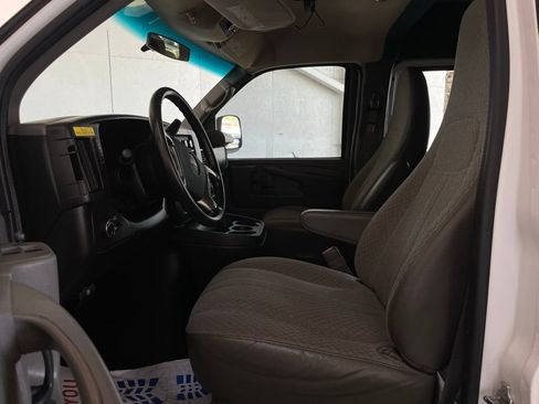 Used 2014 GMC Savana 3500 Extended image 10