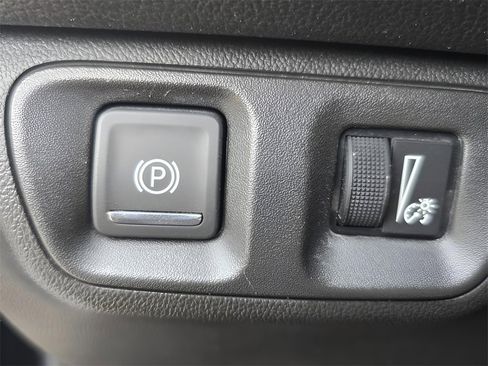 Used 2023 GMC Acadia SLE image 20