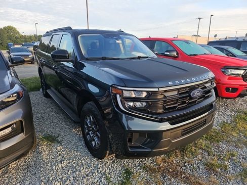 Used 2025 Ford Expedition Max Active AWD/4WD image 6
