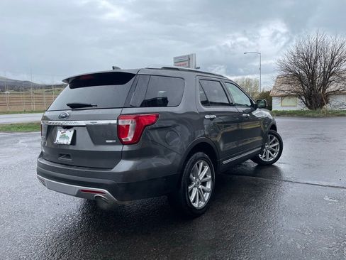Used 2017 Ford Explorer Limited w/ Equipment Group 301A image 8