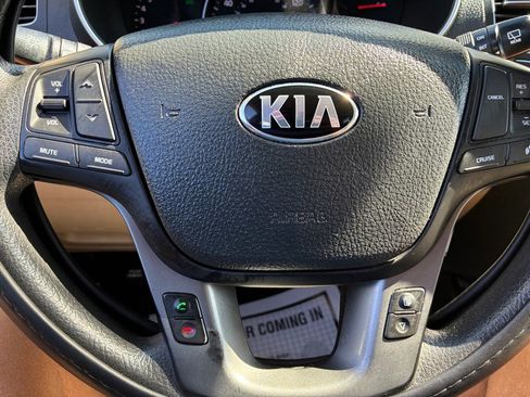 Used 2015 Kia Sorento LX image 9