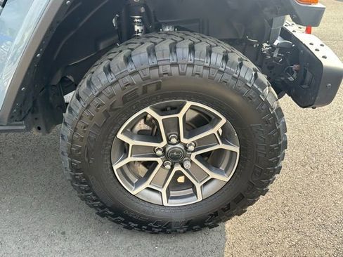 Used 2025 Jeep Gladiator Mojave image 15