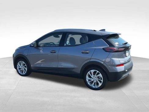 Used 2023 Chevrolet Bolt EUV LT w/ Driver Confidence Package FWD image 6