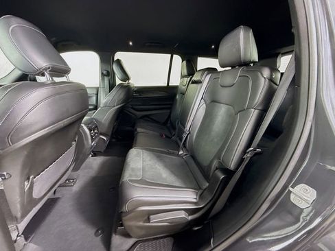 Used 2025 Jeep Grand Cherokee L Laredo image 23