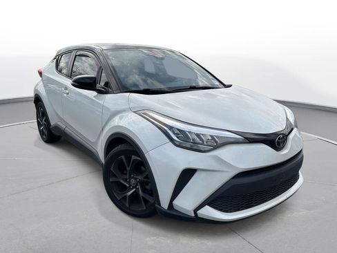 Used 2020 Toyota C-HR XLE image 4