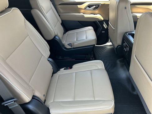 Used 2024 Chevrolet Tahoe Premier w/ Premium Package 2 AWD/4WD image 28