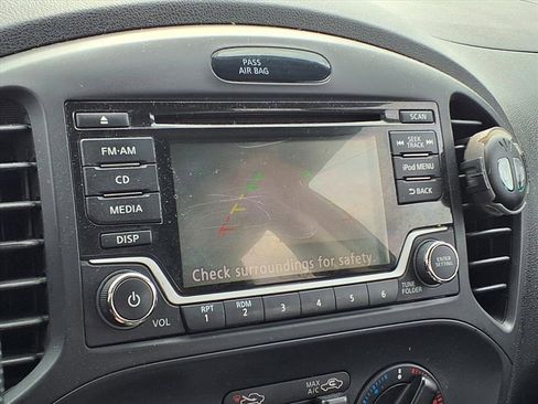 Used 2017 Nissan Juke S image 21