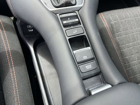 Used 2024 Honda HR-V Sport image 25