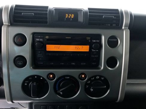 Used 2010 Toyota FJ Cruiser 4WD image 19