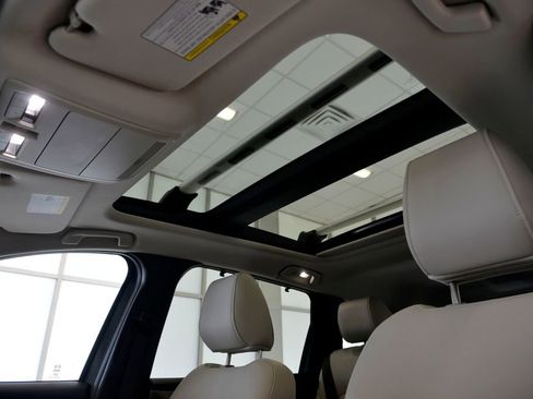 Used 2024 MAZDA CX-90 Plug-In Hybrid w/ Premium Pkg image 27