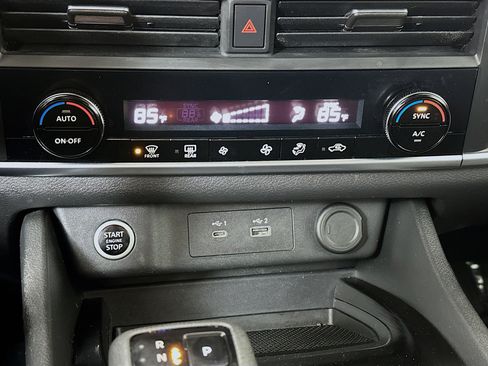 Used 2023 Nissan Rogue SV w/ SV Premium Package image 15