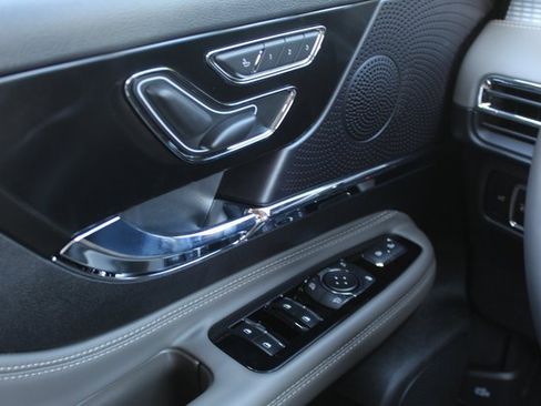 New 2026 Lincoln Corsair Premiere image 20