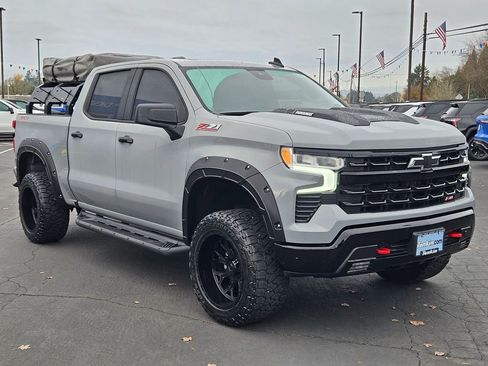 Used 2024 Chevrolet Silverado 1500 LT Trail Boss w/ Convenience Package II image 8