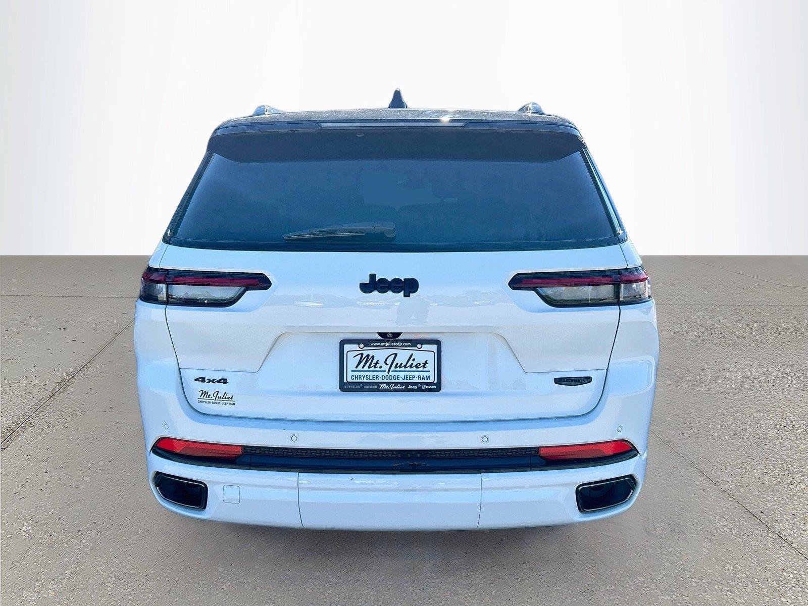Used 2024 Jeep Grand Cherokee L Summit w/ High Altitude Package AWD/4WD image 6