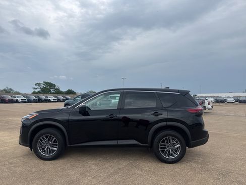 Certified 2024 Nissan Rogue S image 15