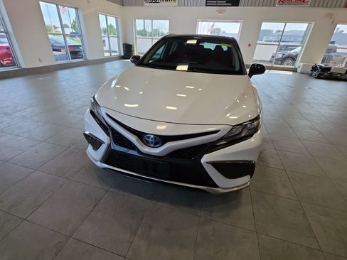 Used 2021 Toyota Camry XSE FWD image 2