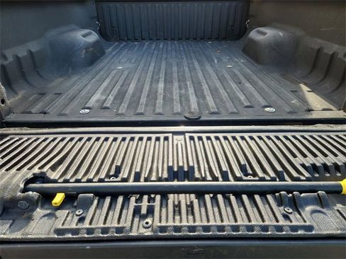 Used 2015 Ford F250 Lariat w/ Lariat Ultimate Package image 25