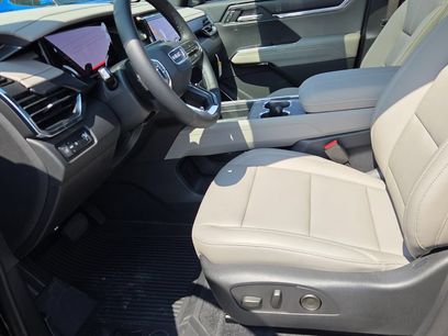 New 2027 GMC Acadia Elevation w/ Elevation Premium Package
