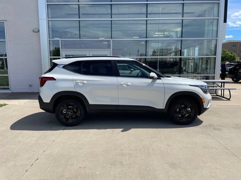 Used 2026 Kia Seltos EX w/ EX Sunroof Package AWD/4WD image 4