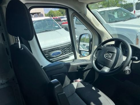 Used 2018 RAM ProMaster 2500 w/ Interior Convenience Group FWD image 6