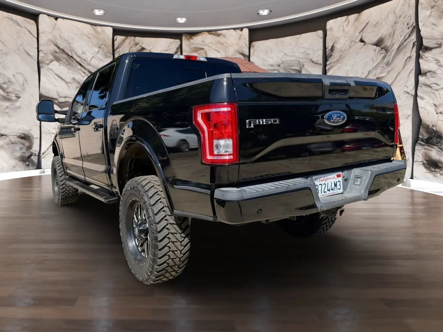 Used 2015 Ford F150 XLT w/ Equipment Group 302A Luxury AWD/4WD image 8