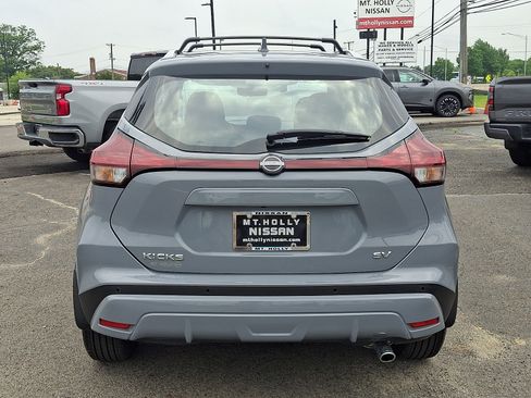 Certified 2024 Nissan Kicks SV w/ Interior Electronics Package FWD image 6