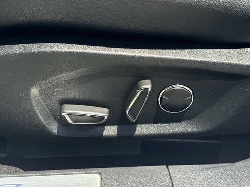 Used 2019 Ford Fusion Energi Titanium FWD image 22
