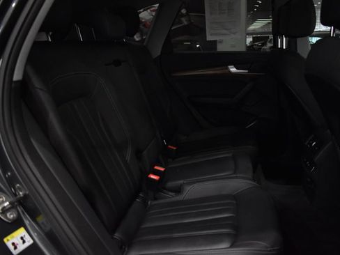 Used 2023 Audi Q5 2.0T Premium w/ Convenience Package image 29