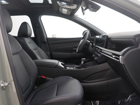 Certified 2025 Hyundai Santa Cruz SEL image 13