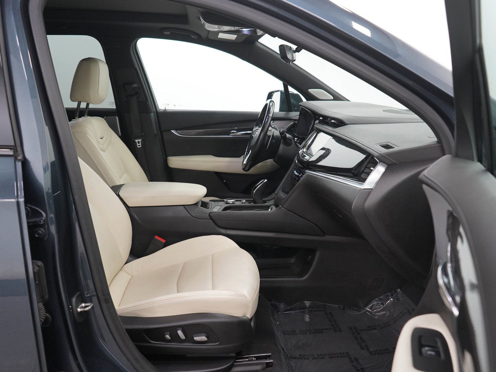 Used 2020 Cadillac XT6 Premium Luxury FWD image 11