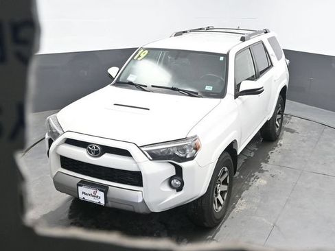 Used 2019 Toyota 4Runner TRD Off-Road Premium AWD/4WD image 21