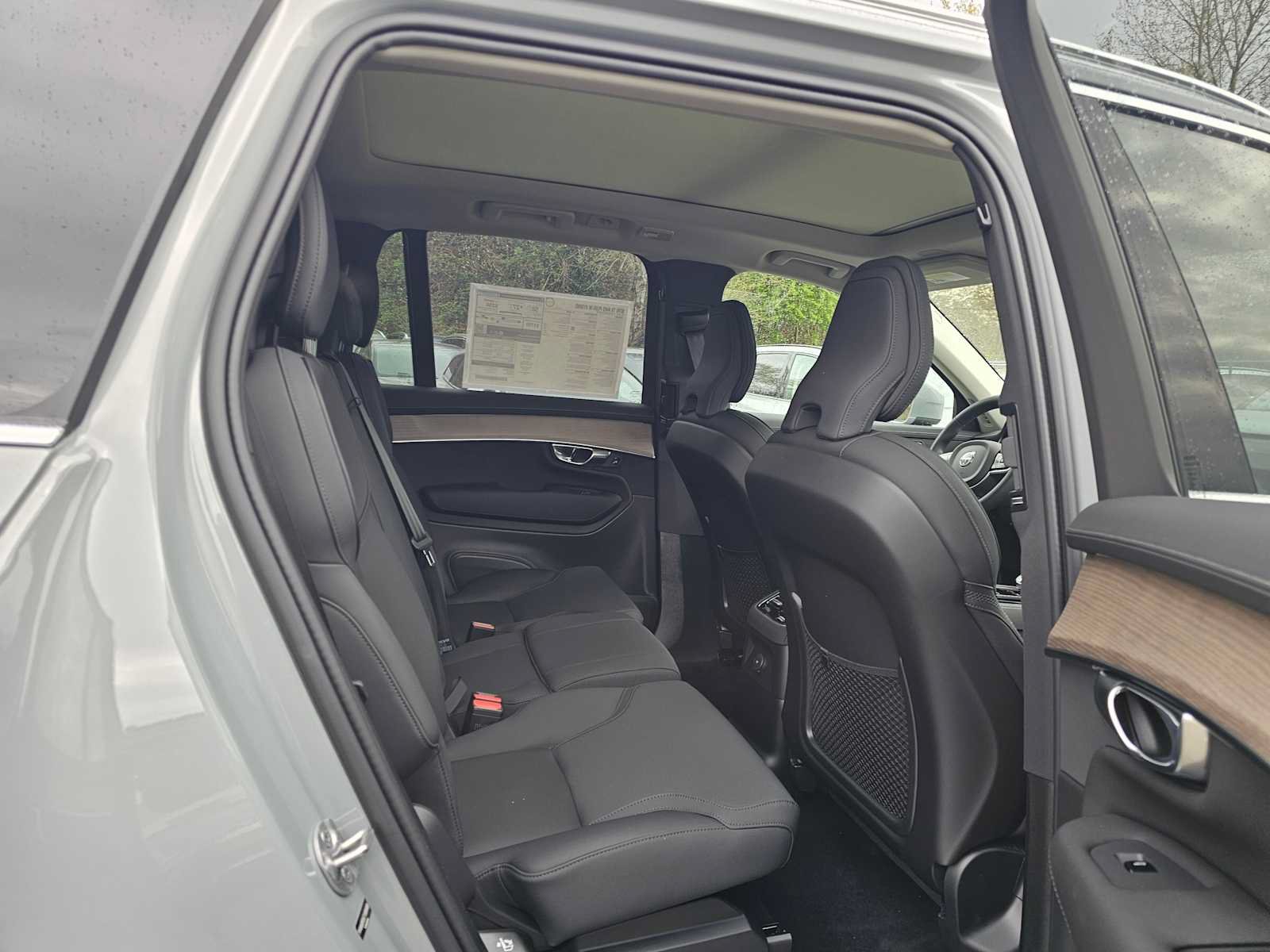 New 2026 Volvo XC90 T8 Plus w/ Protection Package AWD/4WD image 12