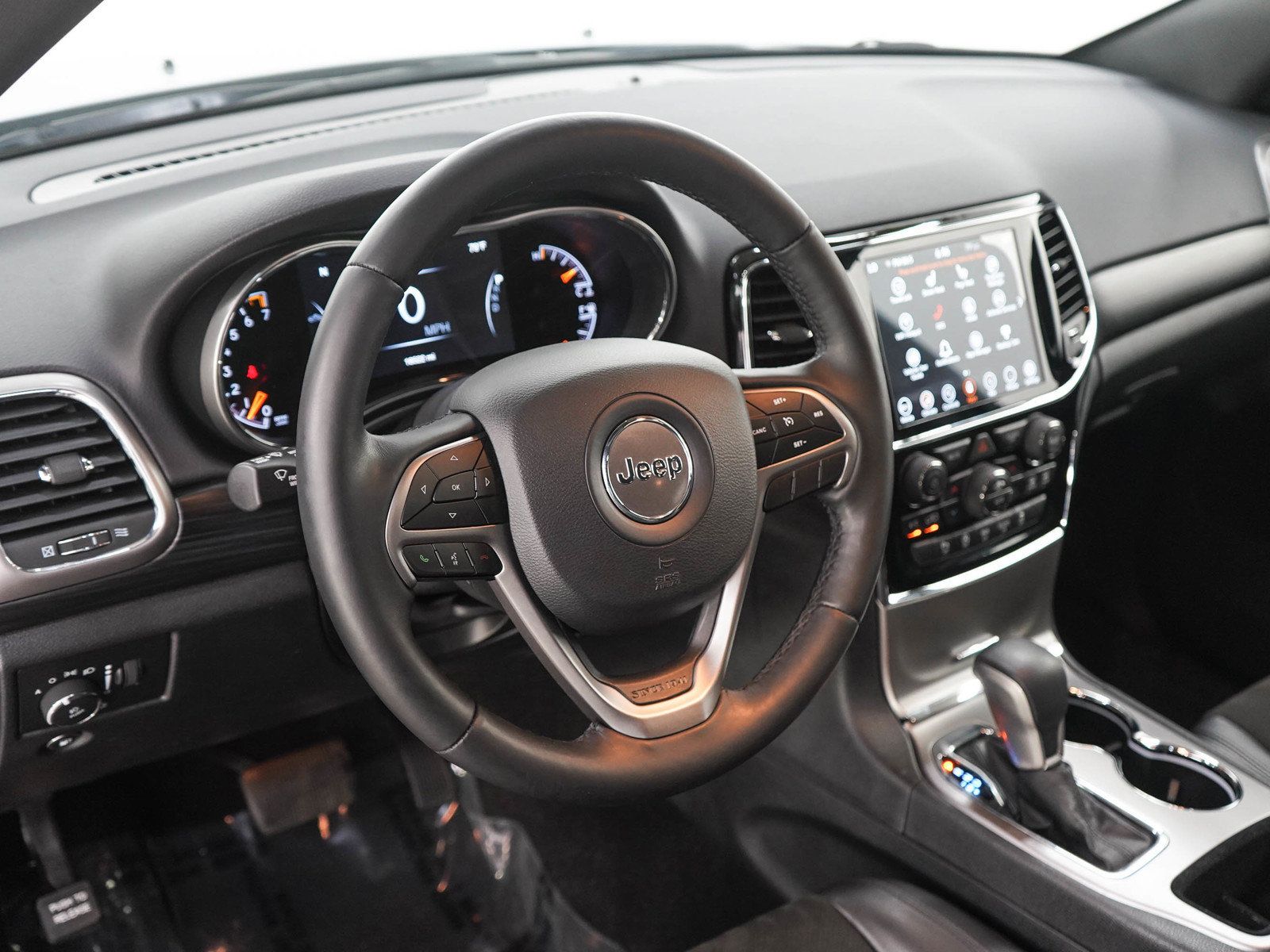 Used 2020 Jeep Grand Cherokee Altitude RWD image 21