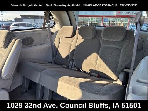Used 2005 Chrysler Town & Country LX w/ Popular Equipment Group II FWD image 12