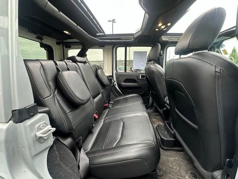 Used 2023 Jeep Wrangler Unlimited Sahara w/ Cold Weather Group AWD/4WD image 31
