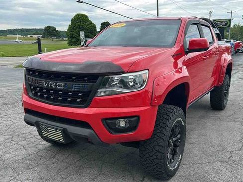 Used 2019 Chevrolet Colorado W/T w/ Custom Special Edition AWD/4WD image 4
